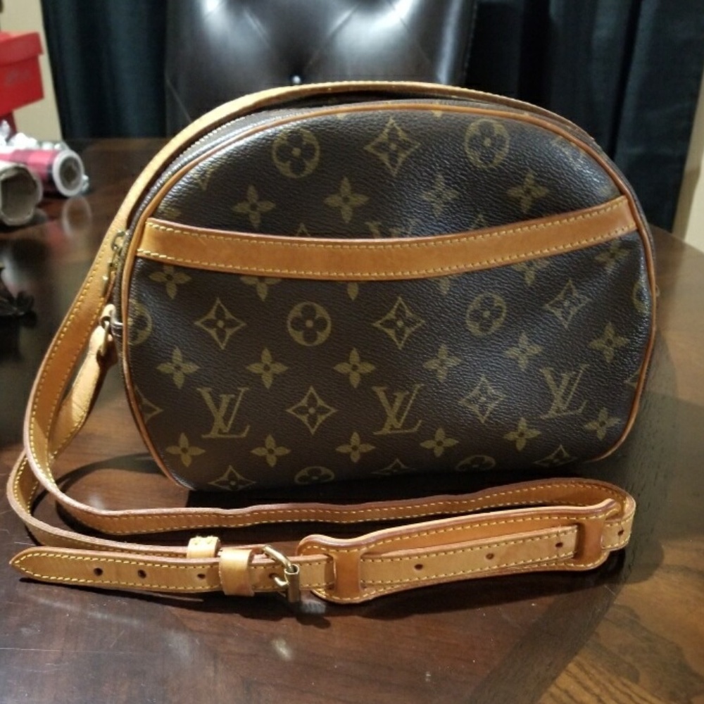 Louis Vuitton Blois Handbag 100% Authentic